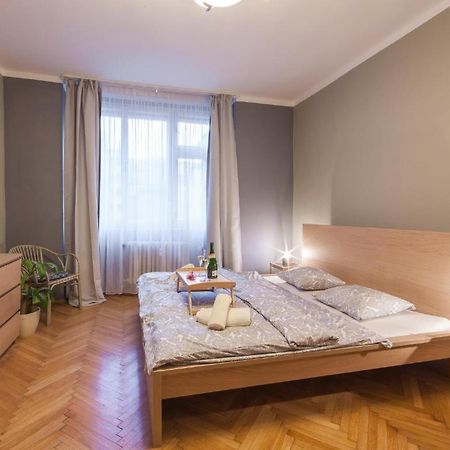 Modern Central Apartment Dlouha Prague Luaran gambar
